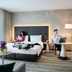 מלון Hyatt Place Frankfurt Airport, פרנקפורט